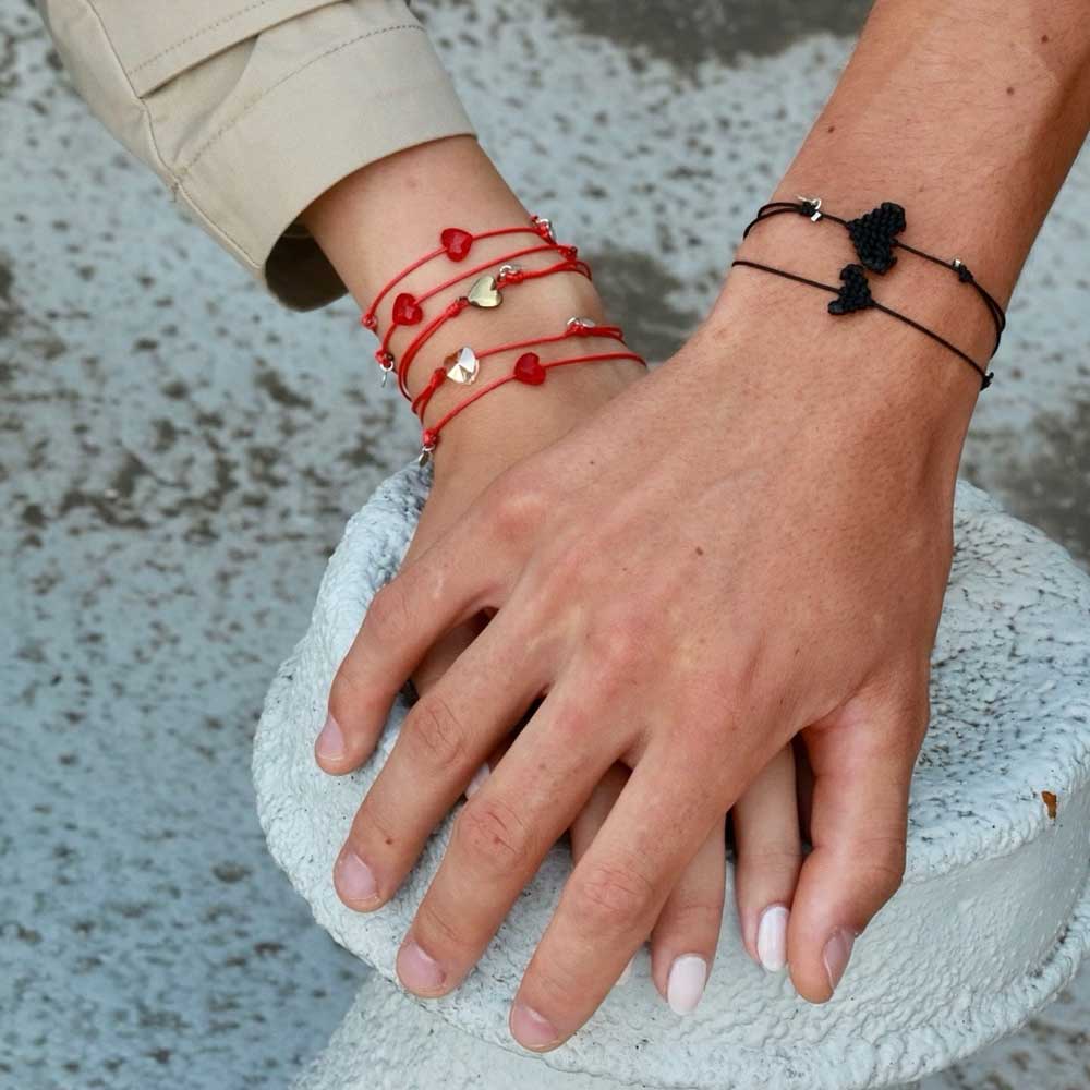 A boldogság ékeszerei: Varázsolj mosolyt az arcára egy csillogó ajándékkal!